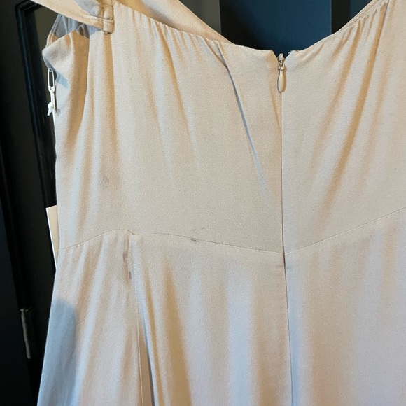 Reformation dress in style “poppy” in the shade “champagne” size 10 - Picture 9 of 9